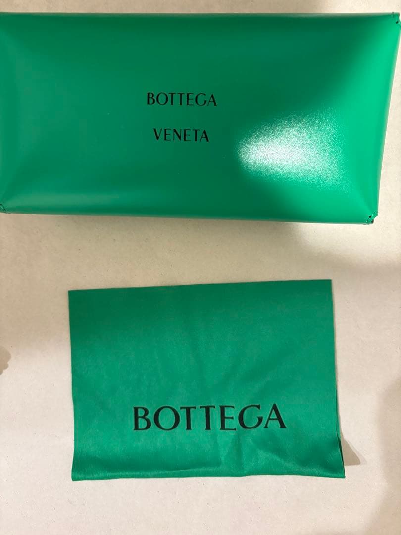 BOTTEGA VENETA ミトレスクエアサングラス　男女兼用　現行モデル