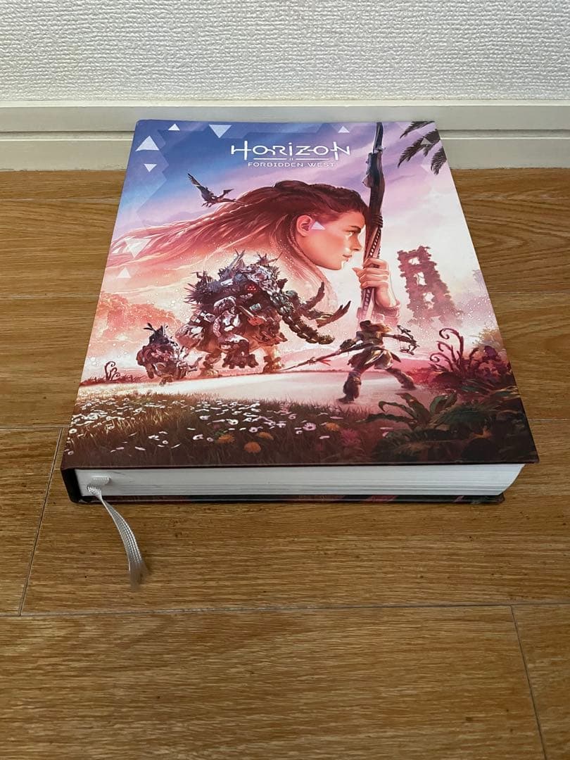 Horizon Forbidden West公式ガイドブック ハードカバー