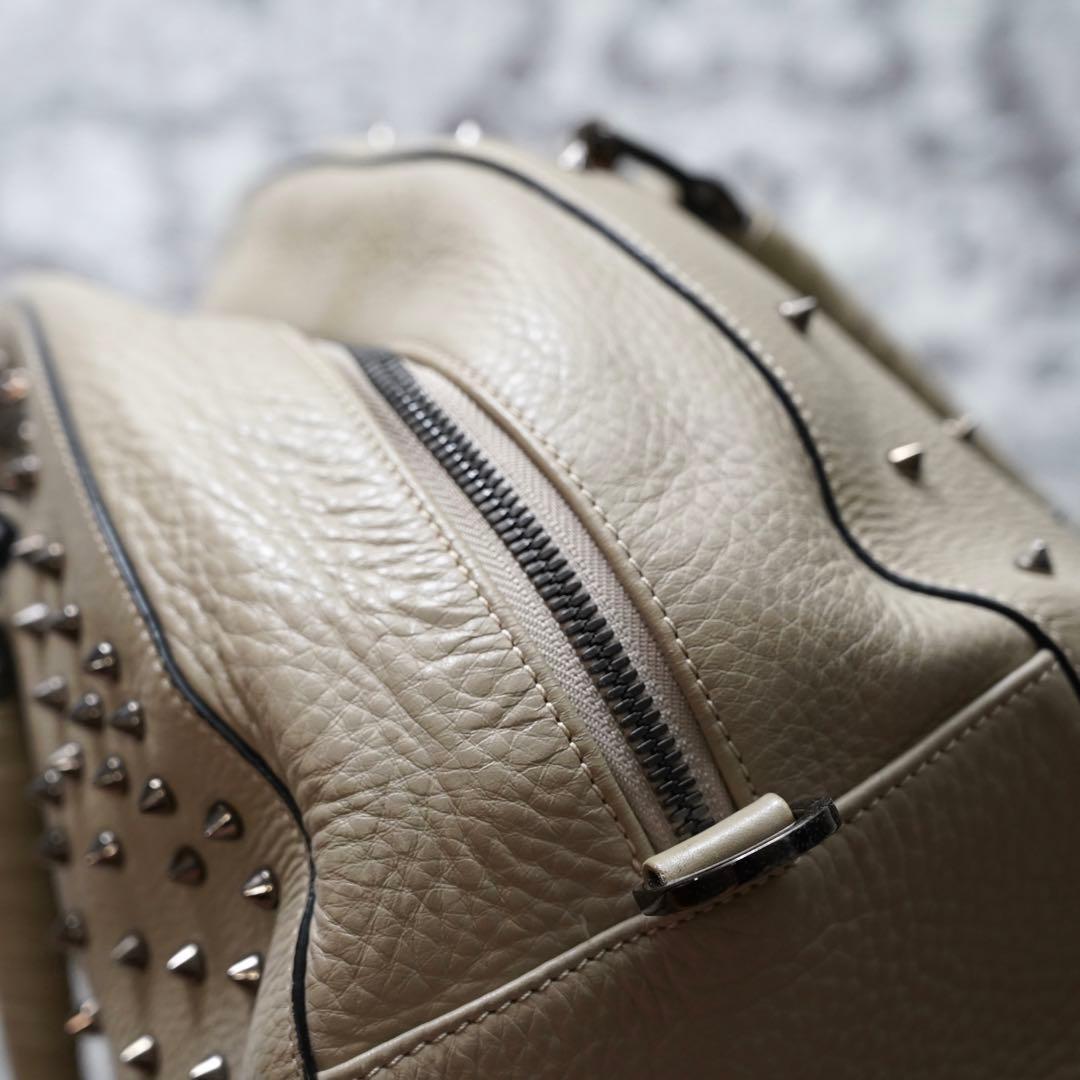 Christian Louboutin ボストンバッグ ベージュ ショルダー紐