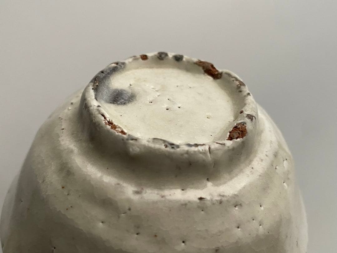 陶芸家　作家物　作者不明　粉引　ぐい呑　盃　酒器　酒盃　箱なし　銘あり