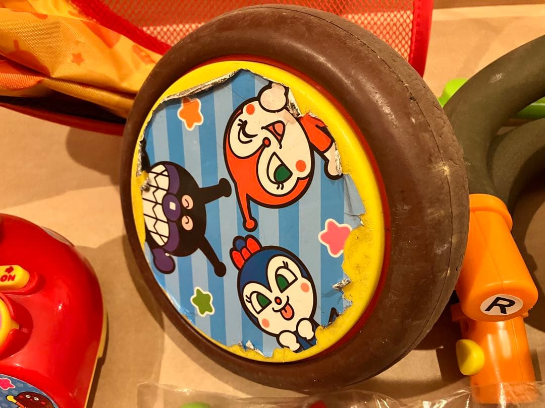 アンパンマン デラックス　ブザー付きおでかけ三輪車