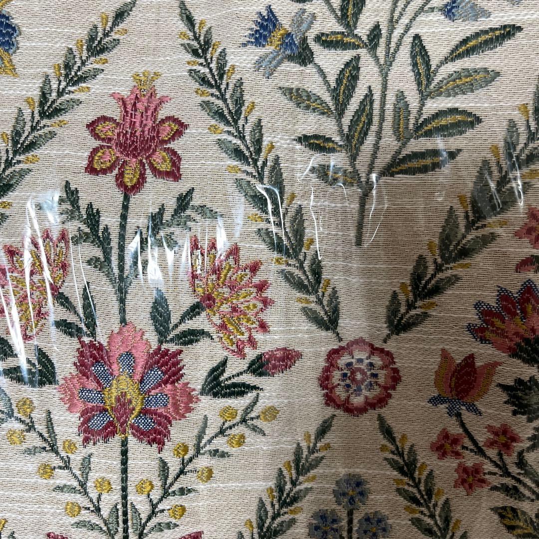 ニトリ　裏地付き遮光1級・遮熱カーテン　花柄　刺繍　100×190 2枚