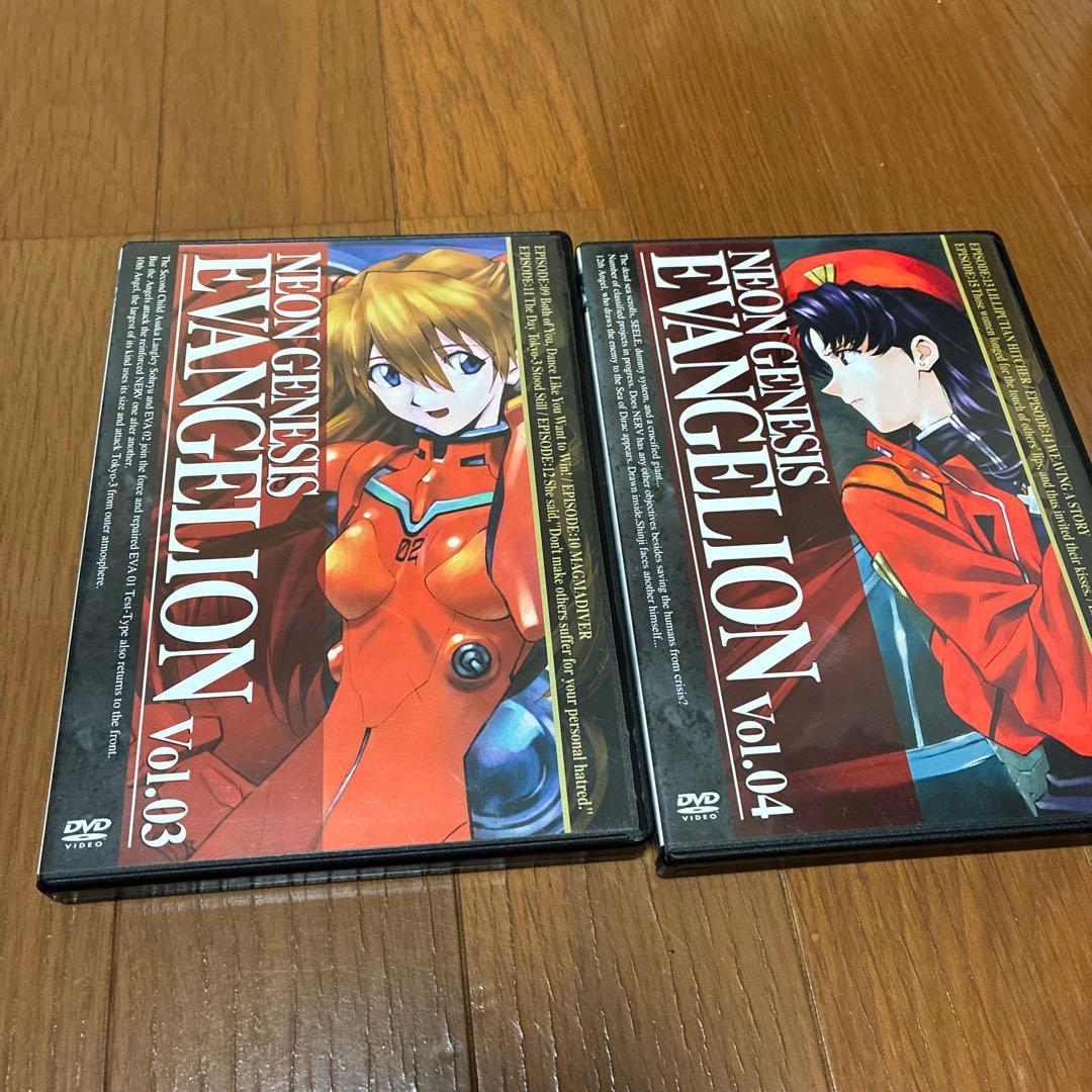 エヴァンゲリオンのテレビ版全8巻と劇場版１巻の合わせて９巻セットです。