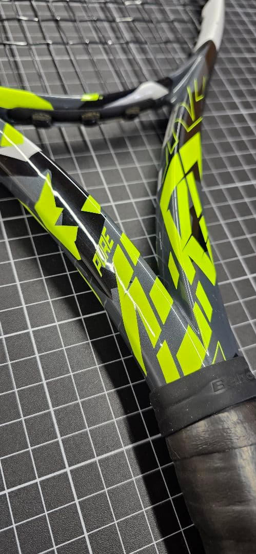 Babolat Pure Aero 硬式テニスラケット G2