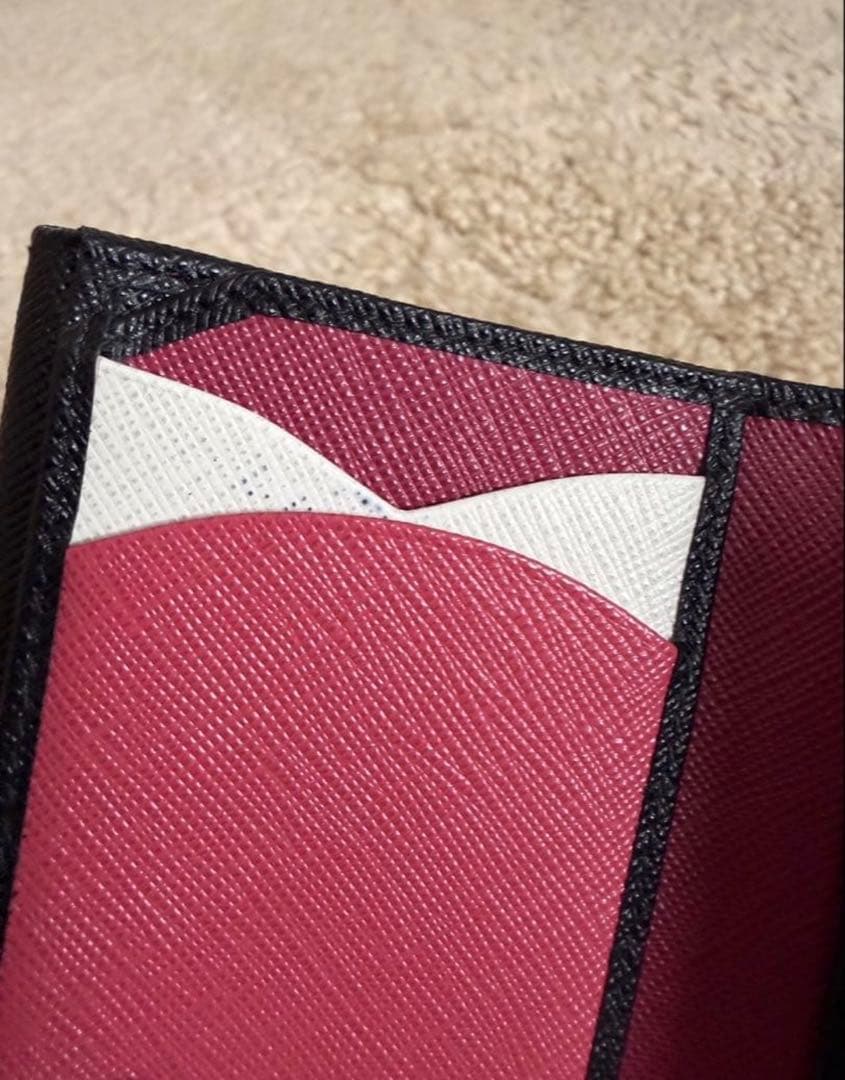 PRADA 三つ折り財布 ブラック