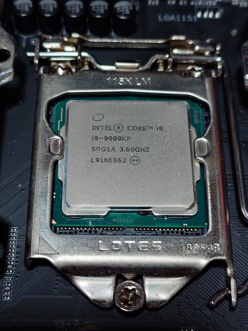 Intel Core i9 9900KF CPU 【動作確認済】