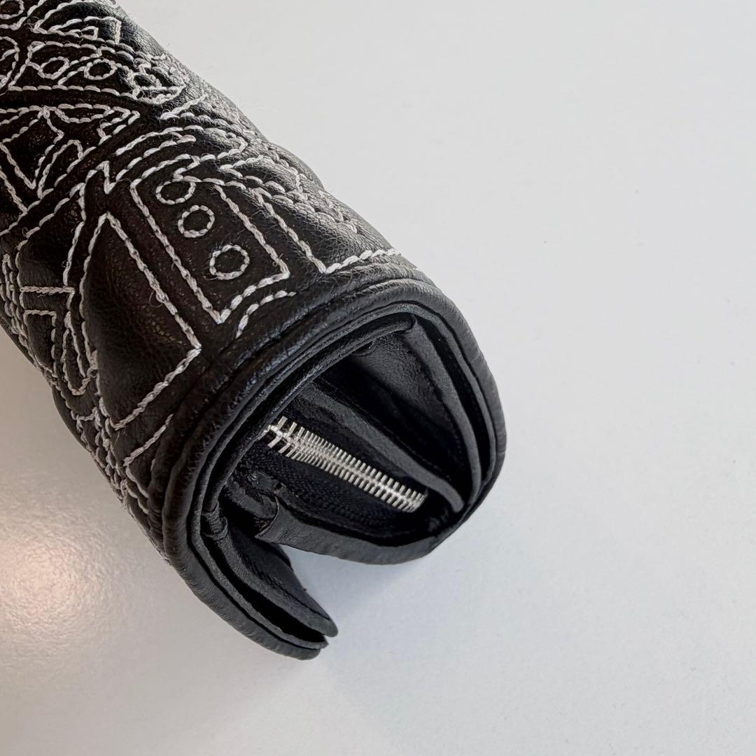 Vivienne Westwood長財布ウォレット　オーヴ　総刺繍　二つ折り財布