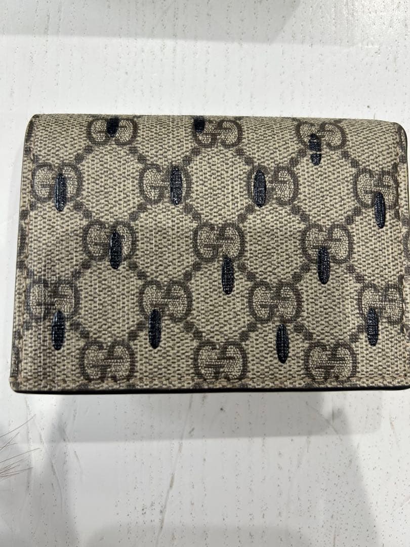 Gucci ストロベリーモチーフ 二つ折り財布
