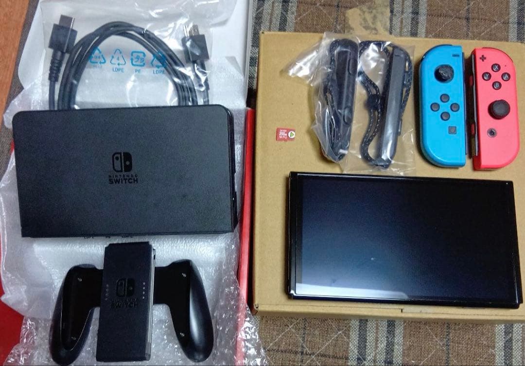 【中古・注意あり】Nintendo Switch 有機ELモデル SDカード付