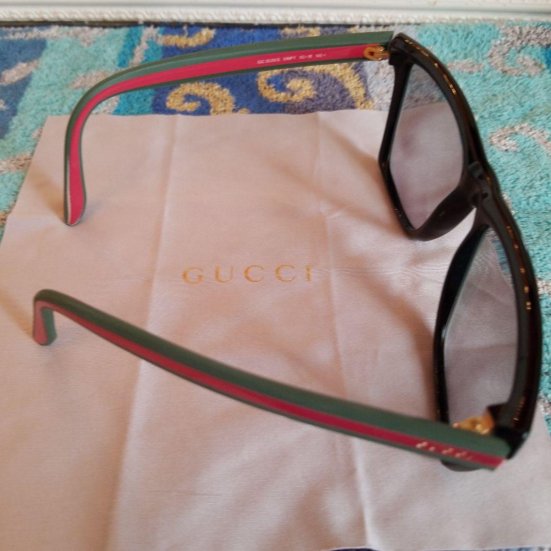 GUCCI スクエアサングラス ブラック/グリーン/レッド
