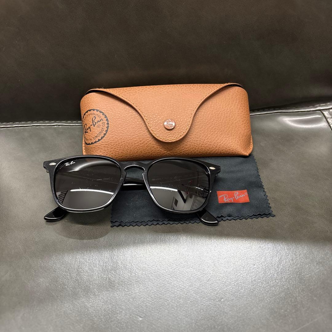 Ray-Ban ブラック サングラス ケース付き RB4258-F