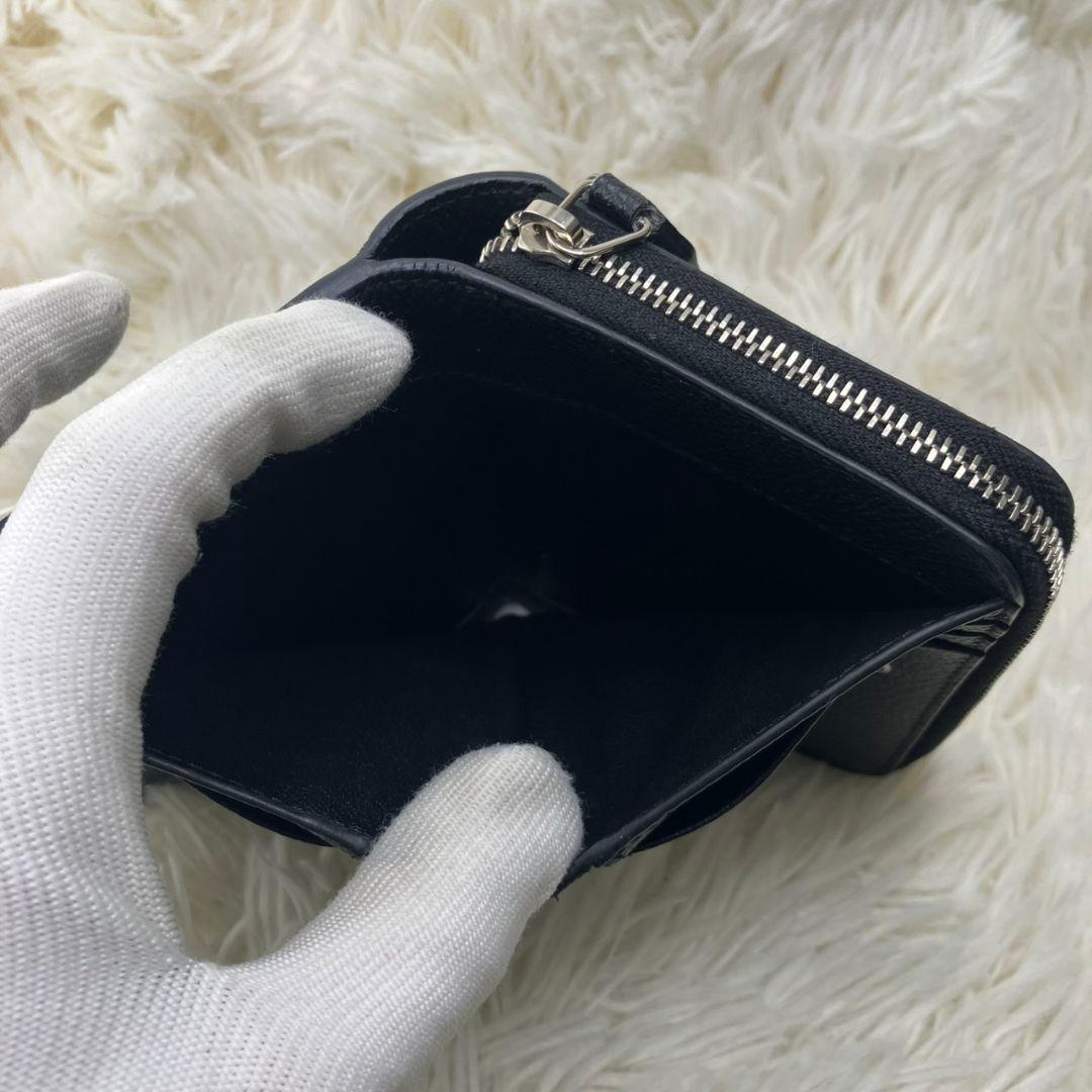 ✨極美品✨サンローラン　二つ折り　ラウンドファスナー カサンドラ　チャーム