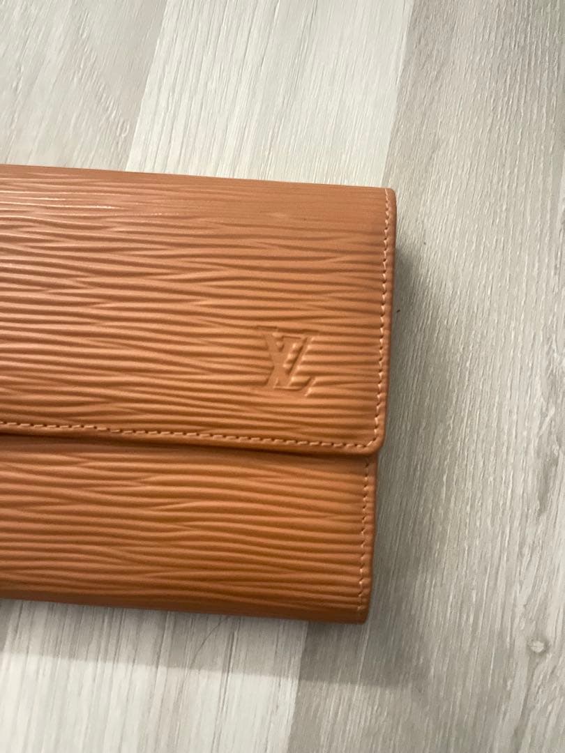 LOUIS VUITTON 男女雇用 長財布