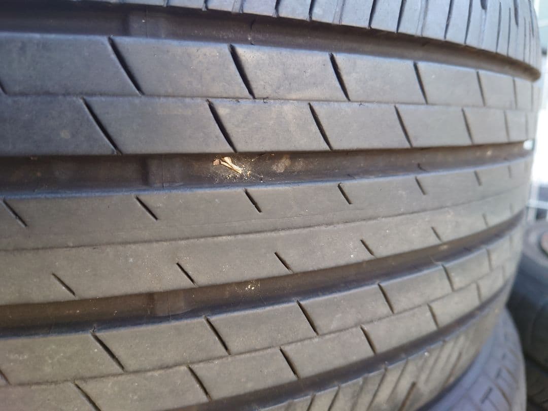 タイヤ　225/50R18 ２本セット