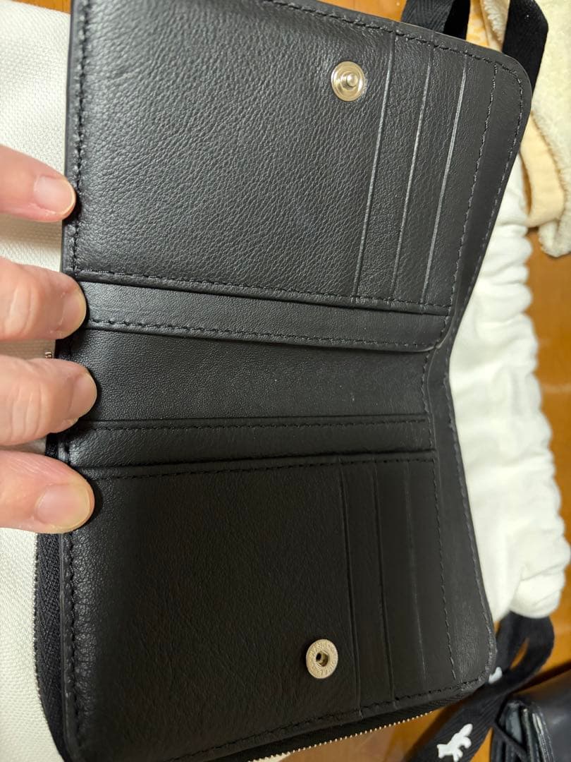 MAISON KITSUNÉ ブラックレザー二つ折り財布