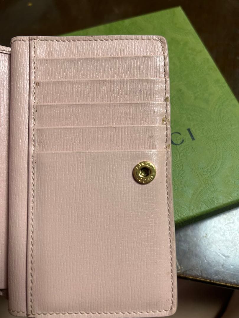 GUCCI ピンクレディース　二つ折り財布