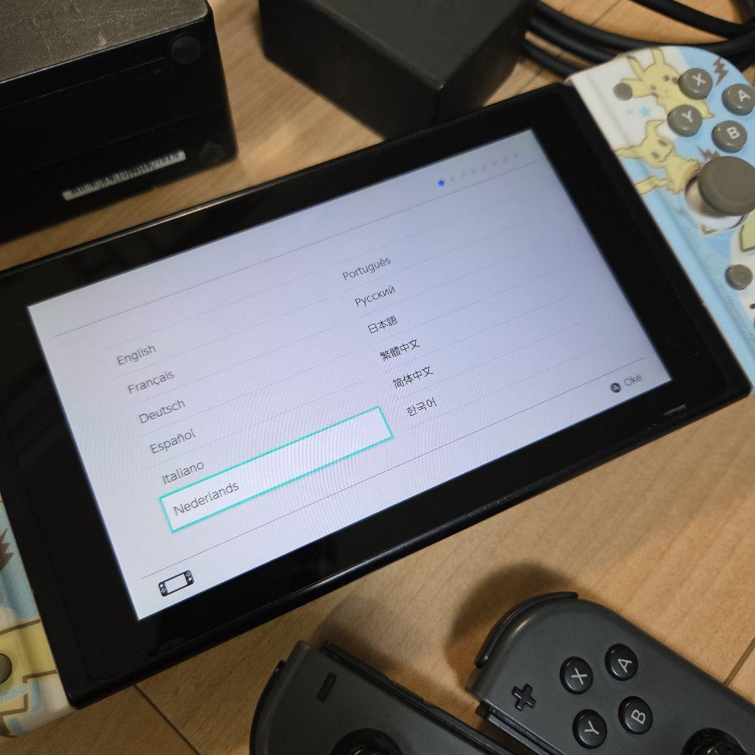 Nintendo Switch 本体 ブラック初期化済ピカチュウコントローラー付