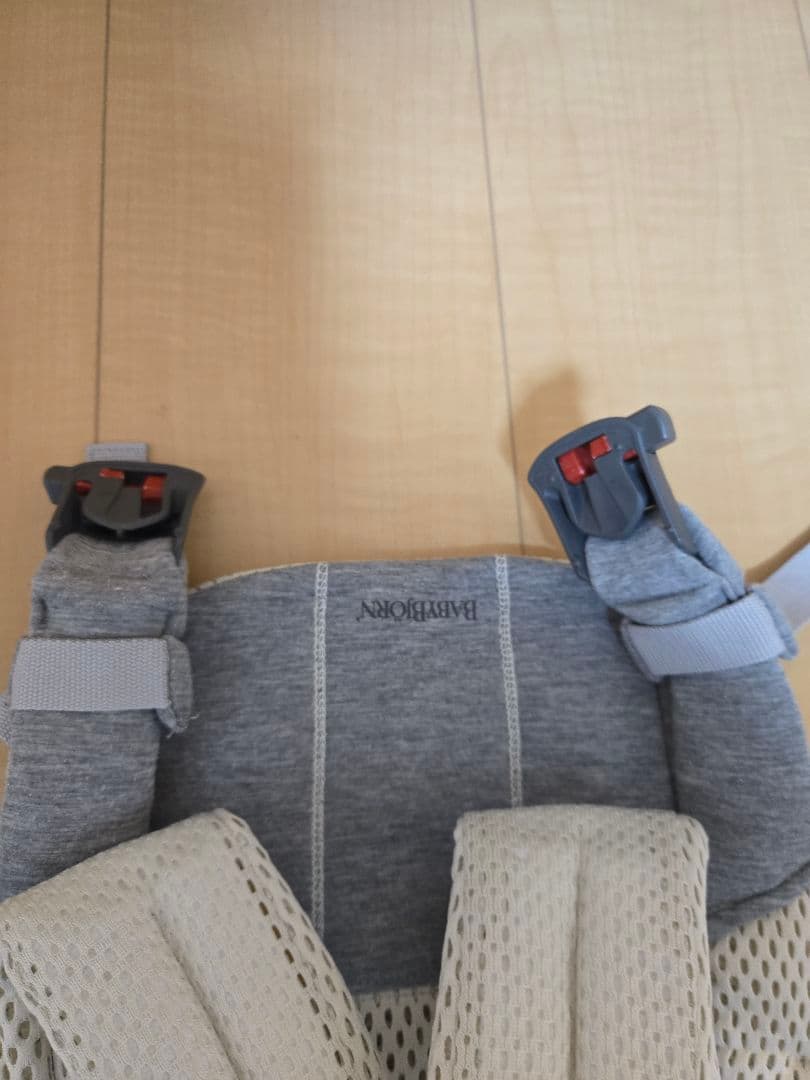 BABYBJÖRN メッシュ抱っこ紐 ベージュ