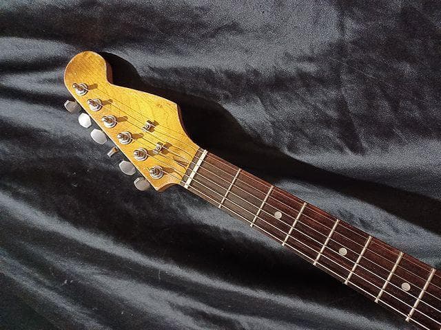 ★OlympicWhite Relic LaquerStratocaster★