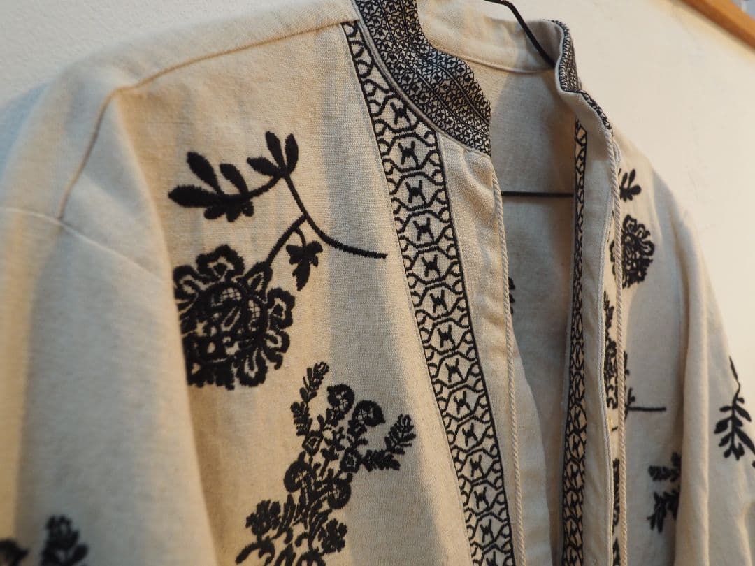 【完売品‼️極美品‼️】AMERI　刺繍ブラウス