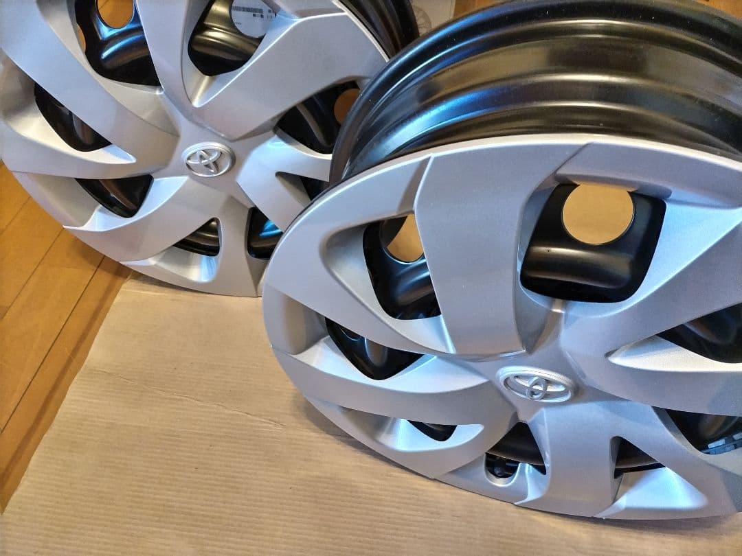 【ゆう①】トヨタ純正 15インチホイールとホイールキャップ2本セット