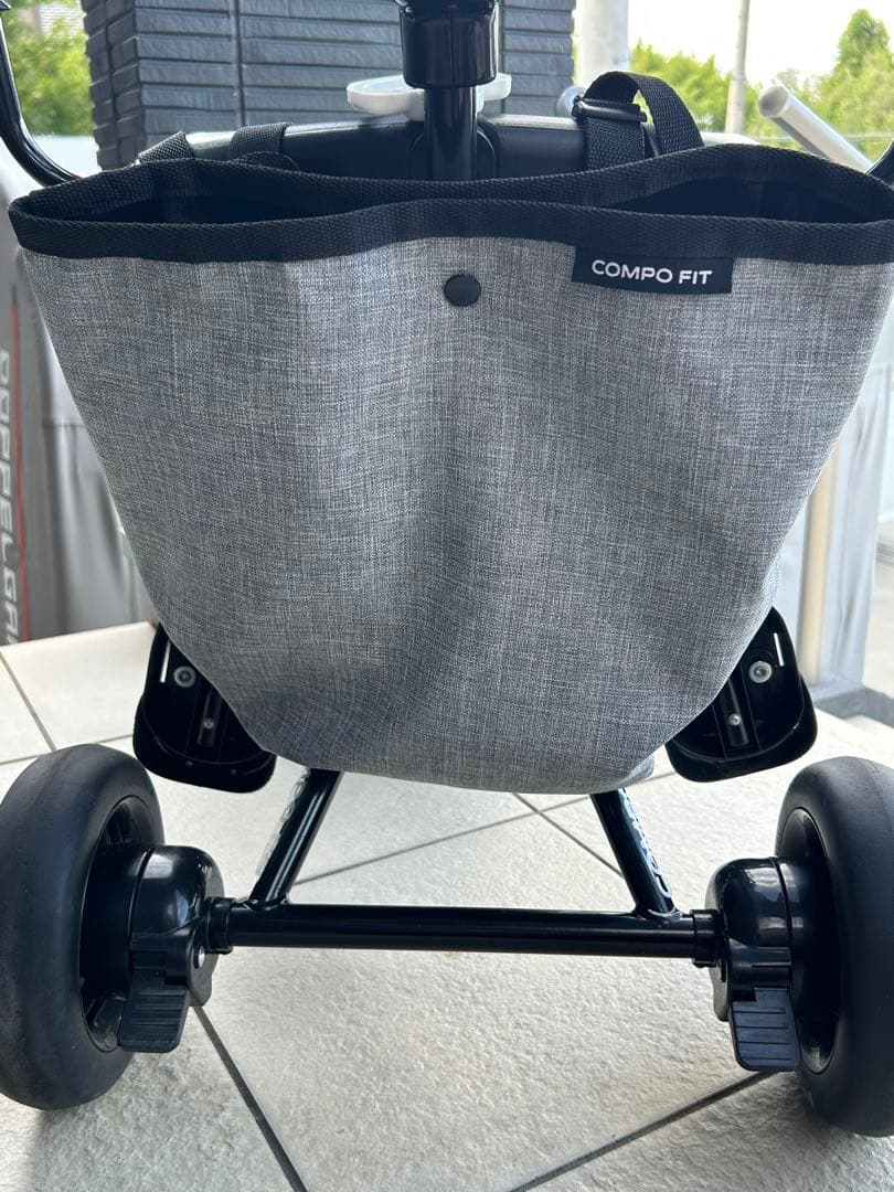 コンポフィット アイデス 三輪車 グレー