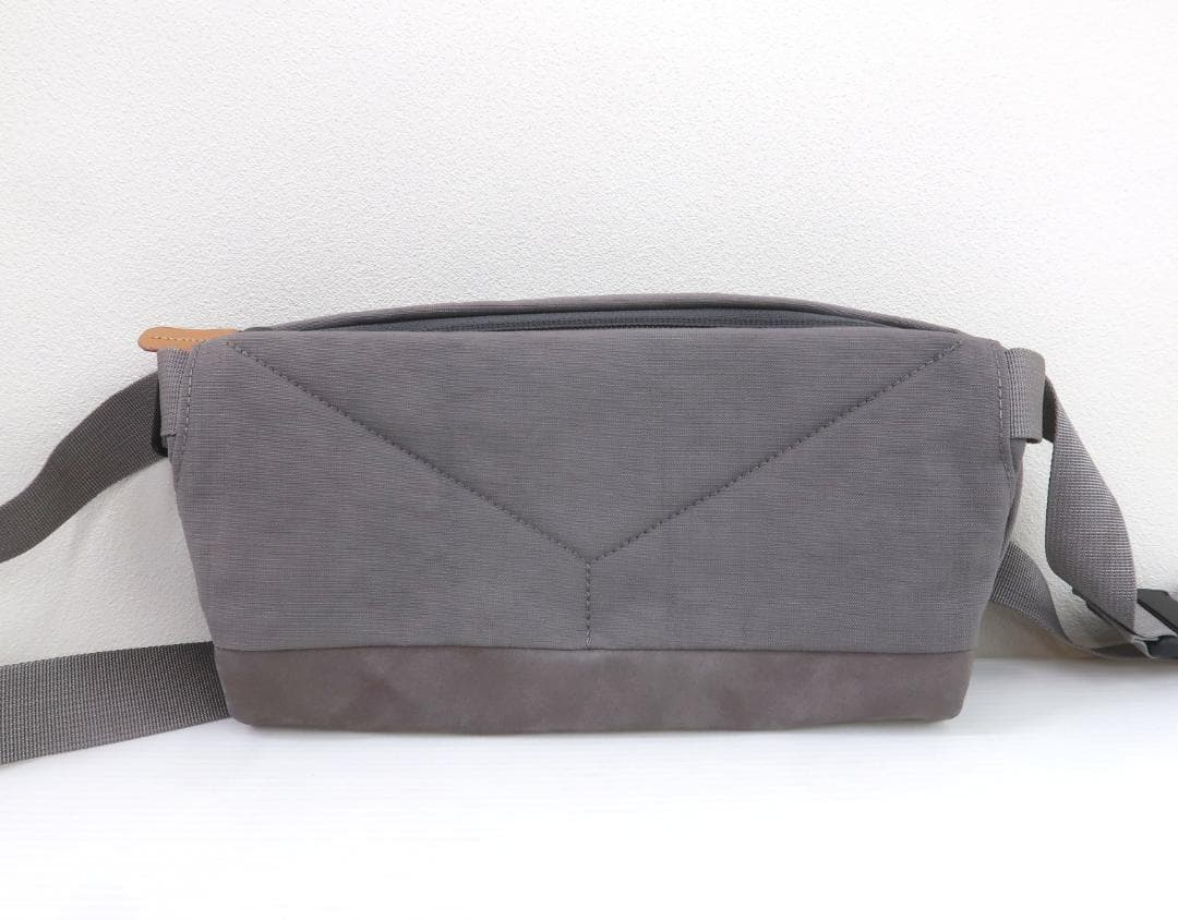 bellroy ベルロイ Sling Mini Premium 4L
