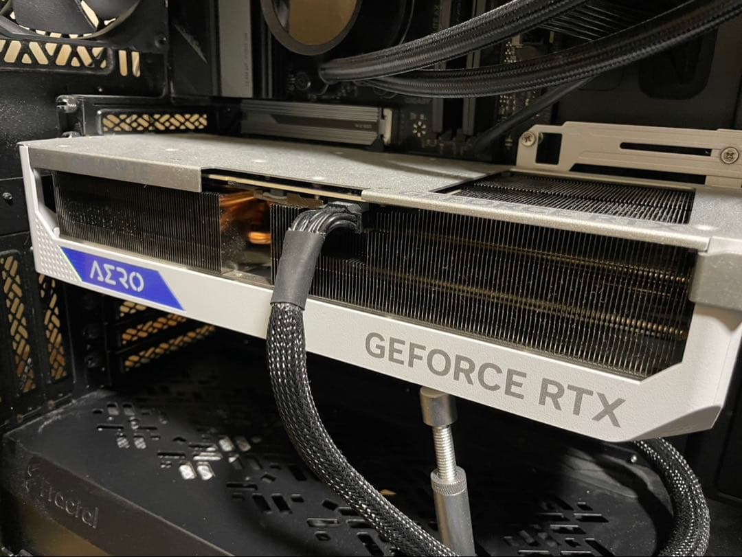 GIGABYTE AERO OC 4090 グラフィックボード