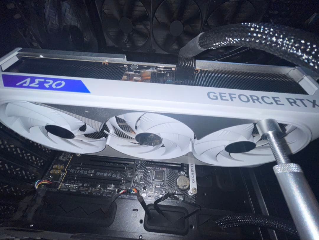 GIGABYTE AERO OC 4090 グラフィックボード