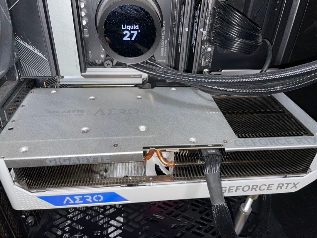 GIGABYTE AERO OC 4090 グラフィックボード