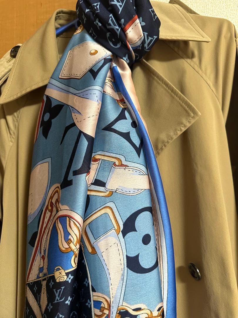 LOUIS VUITTON シルク100%スカーフ