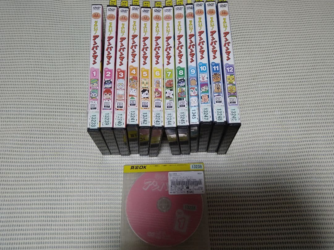 レンタル落ちDVD　それいけ!アンパンマン「'07」 全12巻セット