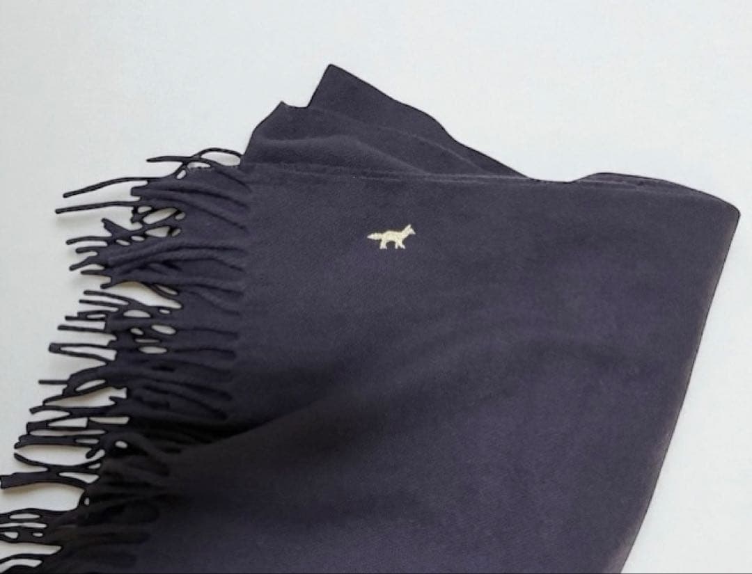 【SALE】MAISON KITSUNE 100%ウールネイビー 大判ストール