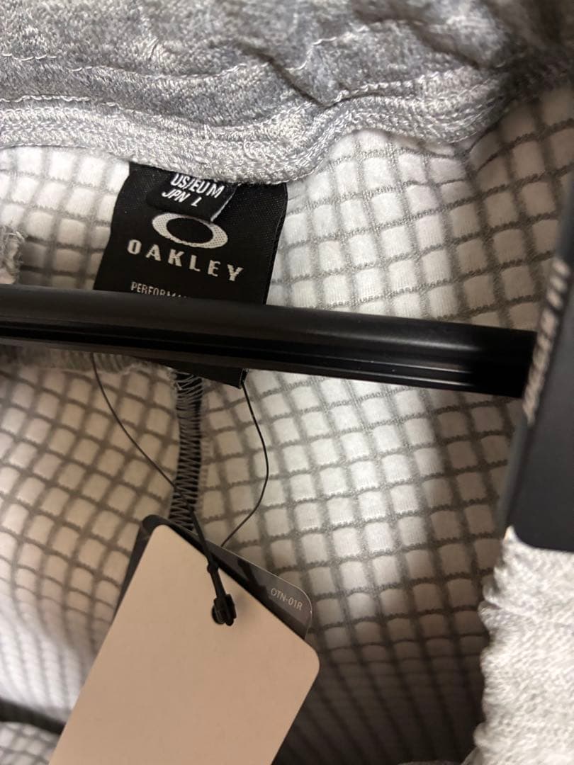 新品 OAKLEY HYDROLIX 上下セット グレー 極美品 新品タグ付き