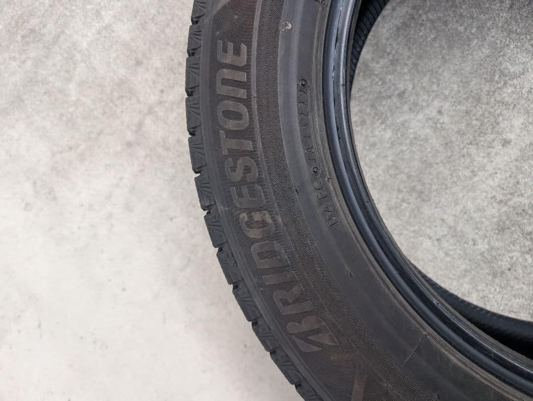 【22年製】225/60R17VRX3冬タイヤ2本