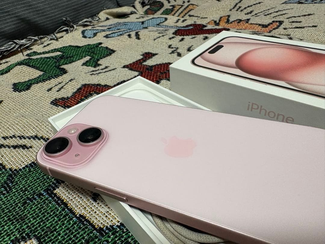 美品^^iPhone 15 128gb ピンクSIM FREE
