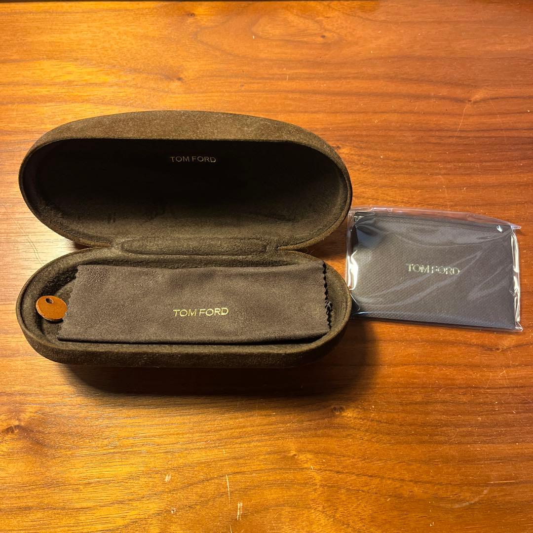 TOM FORD TF879-D 01B B'z松本着用モデル