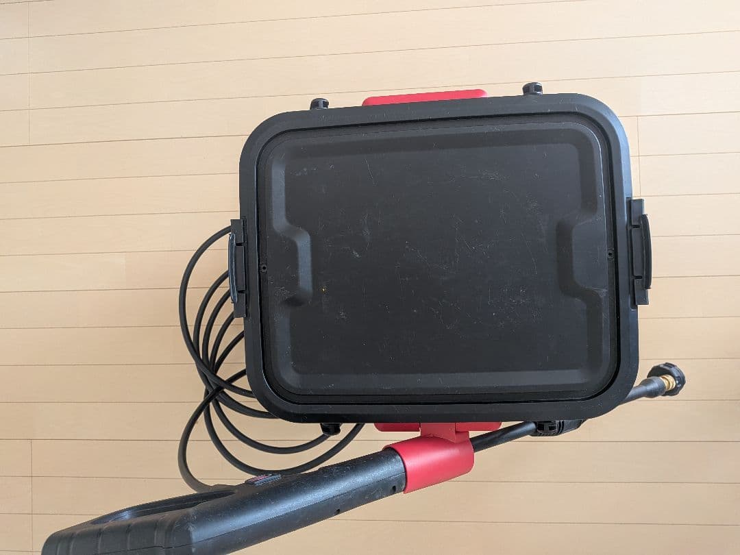 【バッテリーと充電器付】コメリ充電式高圧洗浄機 UBERMANN 18V