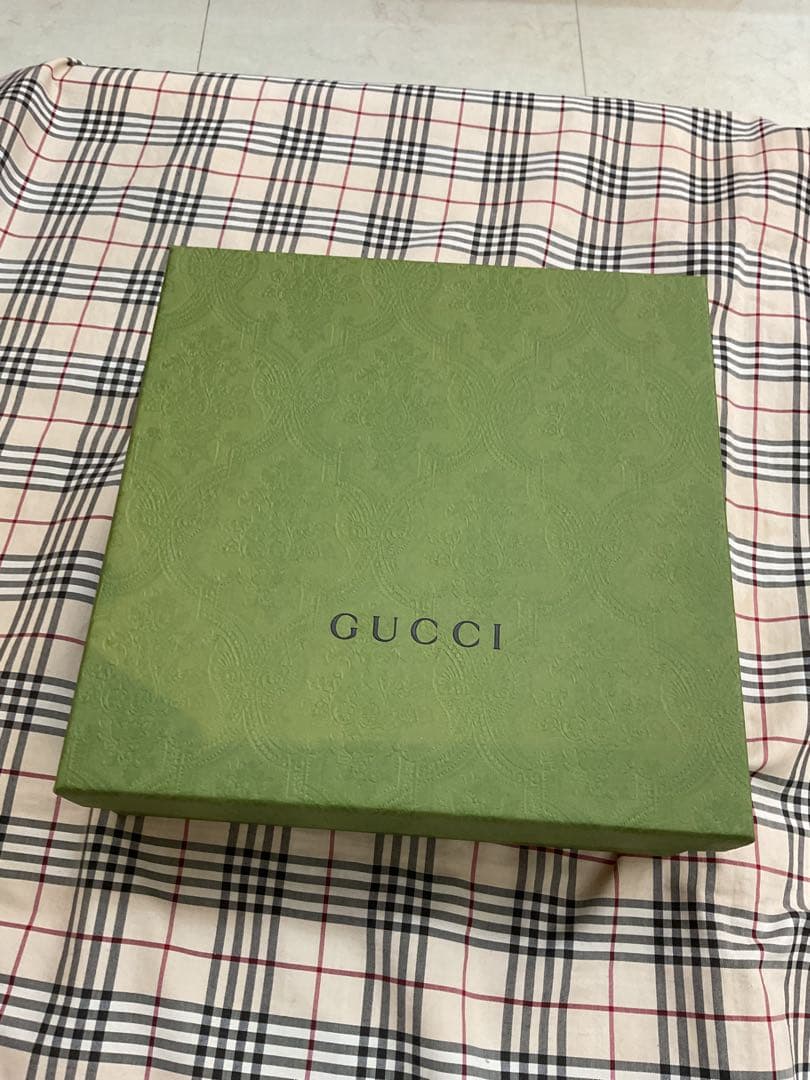 GUCCI ネイビー ロンパース 帽子付き　箱有　プレゼント　　　　　1795