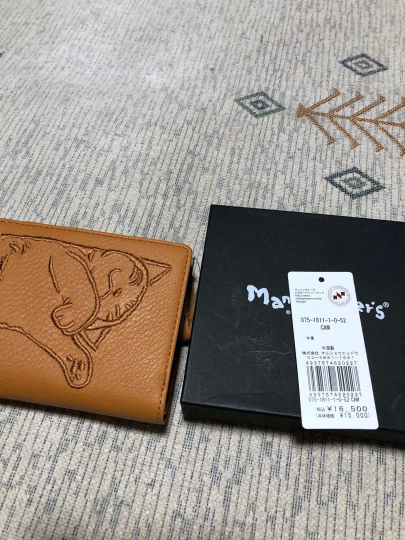 新品未使用 マンハッタナーズ 二つ折り財布