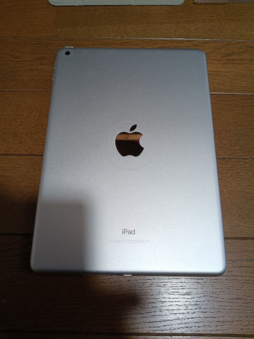 美品　Apple iPad 10.2インチ 32GB Wi-Fi