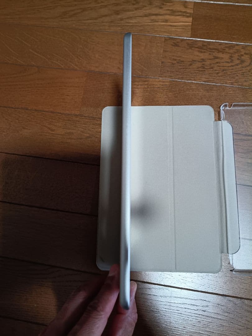 美品　Apple iPad 10.2インチ 32GB Wi-Fi