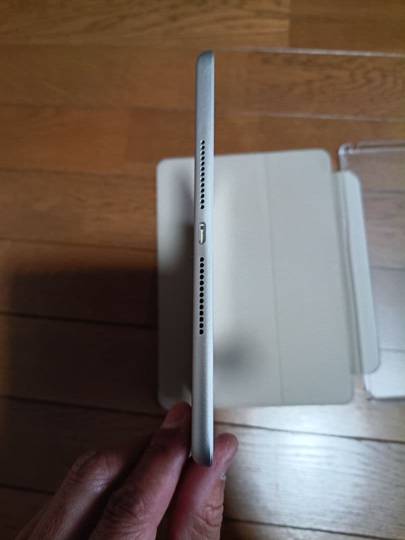 美品　Apple iPad 10.2インチ 32GB Wi-Fi