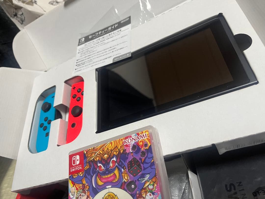 Nintendo Switch 箱あり完品青と赤 Joy-Con 桃太郎電鉄付き