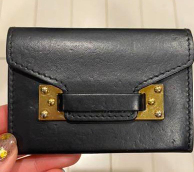 ソフィーヒュルム　名刺入れ　高級レザー