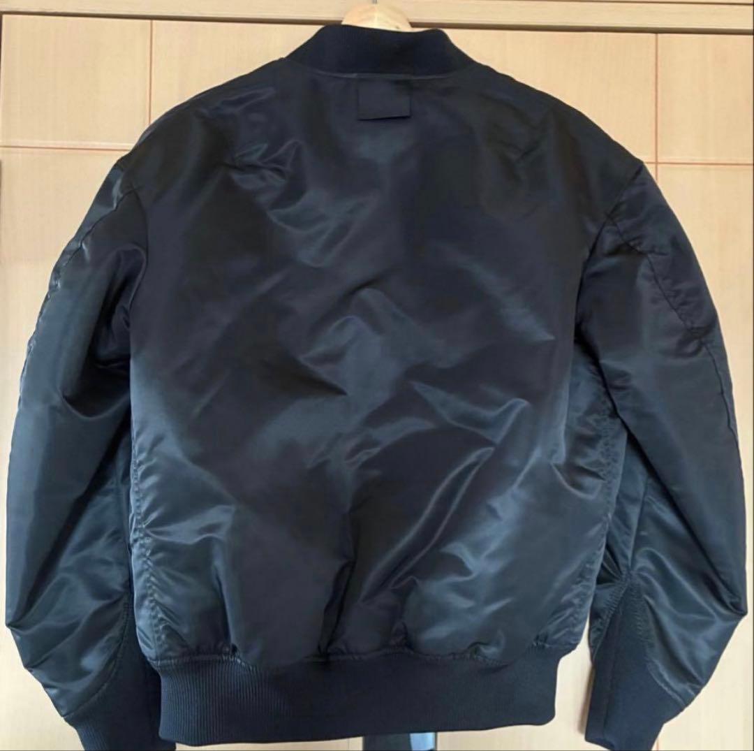 UNIQLO ブラック MA-1ジャケット