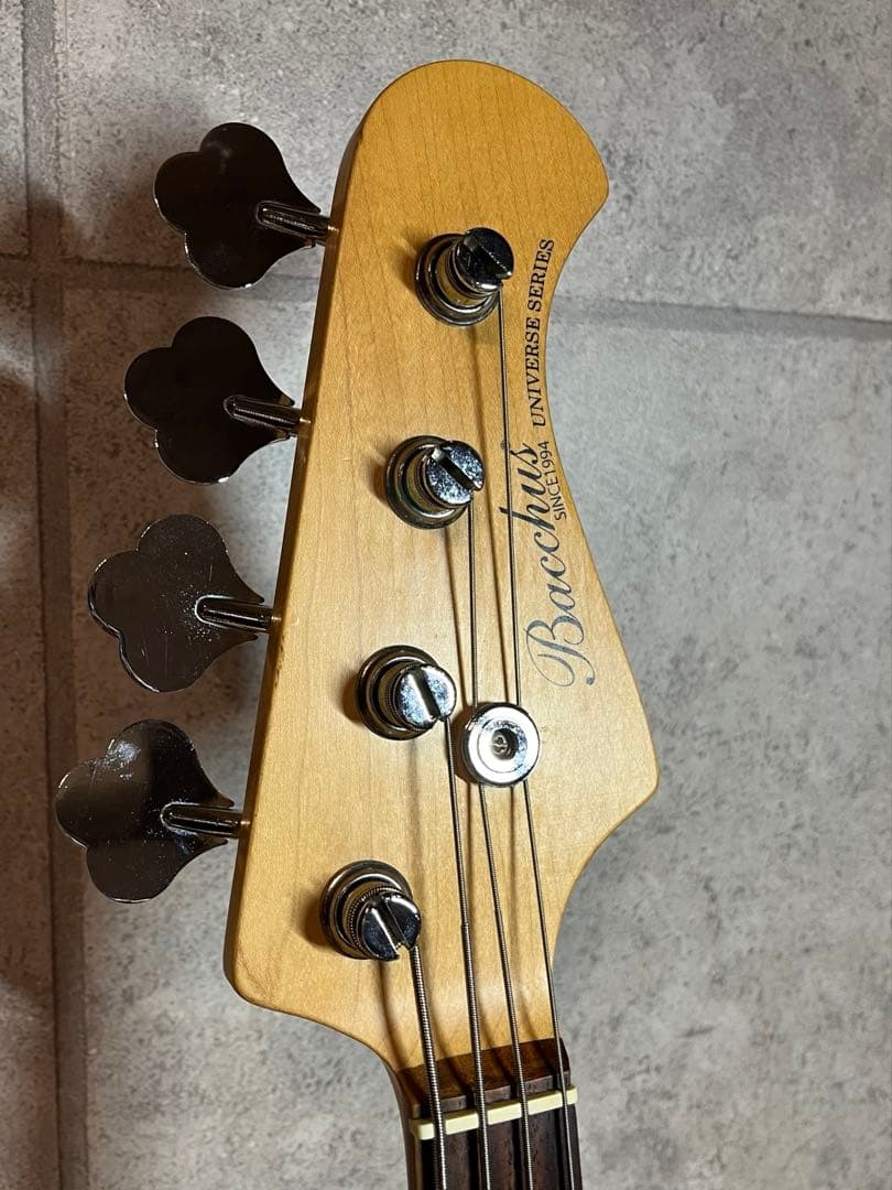 Bacchus BJB-1R Universe Series ベース