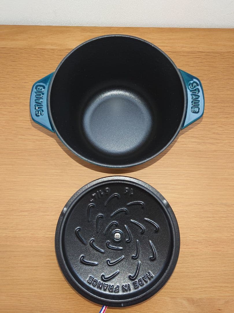 STAUB ラ・ココット de GOHAN リリー　ラ・メール 16 cm