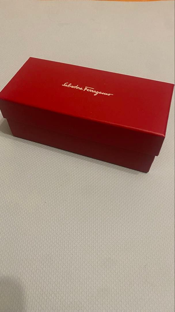Ferragamo ダークブラウン サングラス