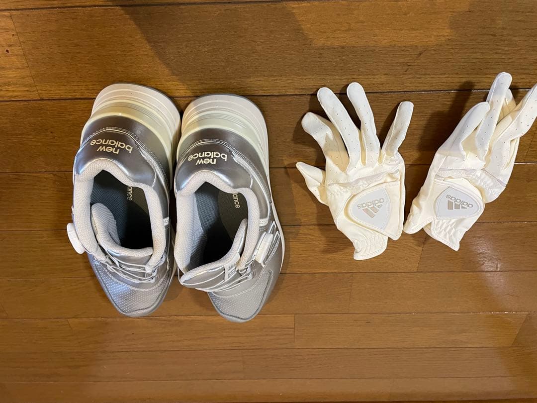 New Balance ゴルフシューズ シルバー グローブ付き